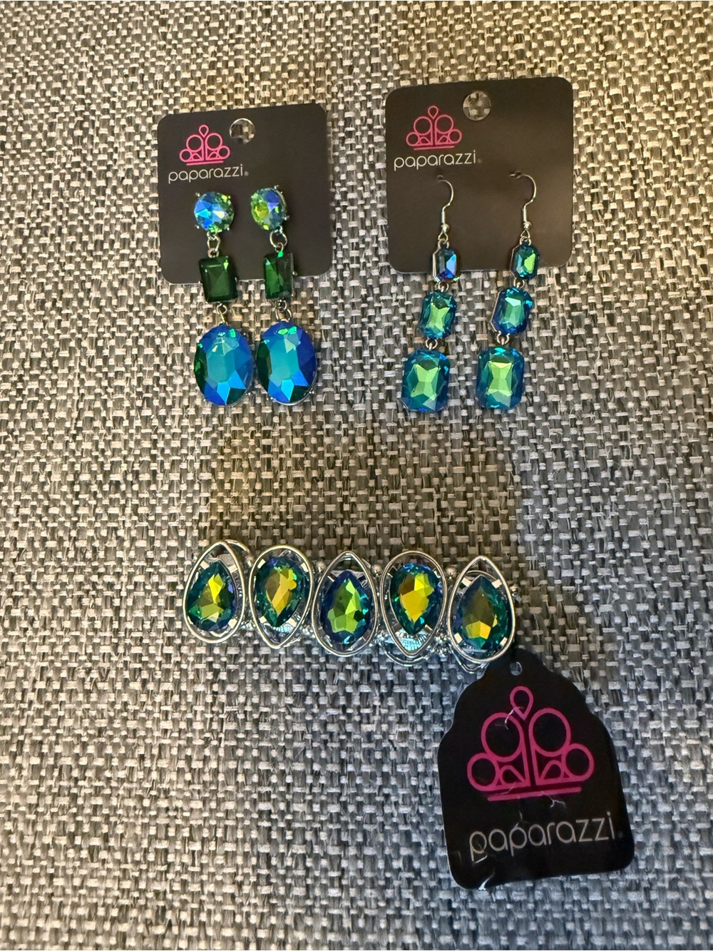 NWT 3 Piece Paparazzi Emerald Aurora Crystal Jewelry Set - Green/Blue